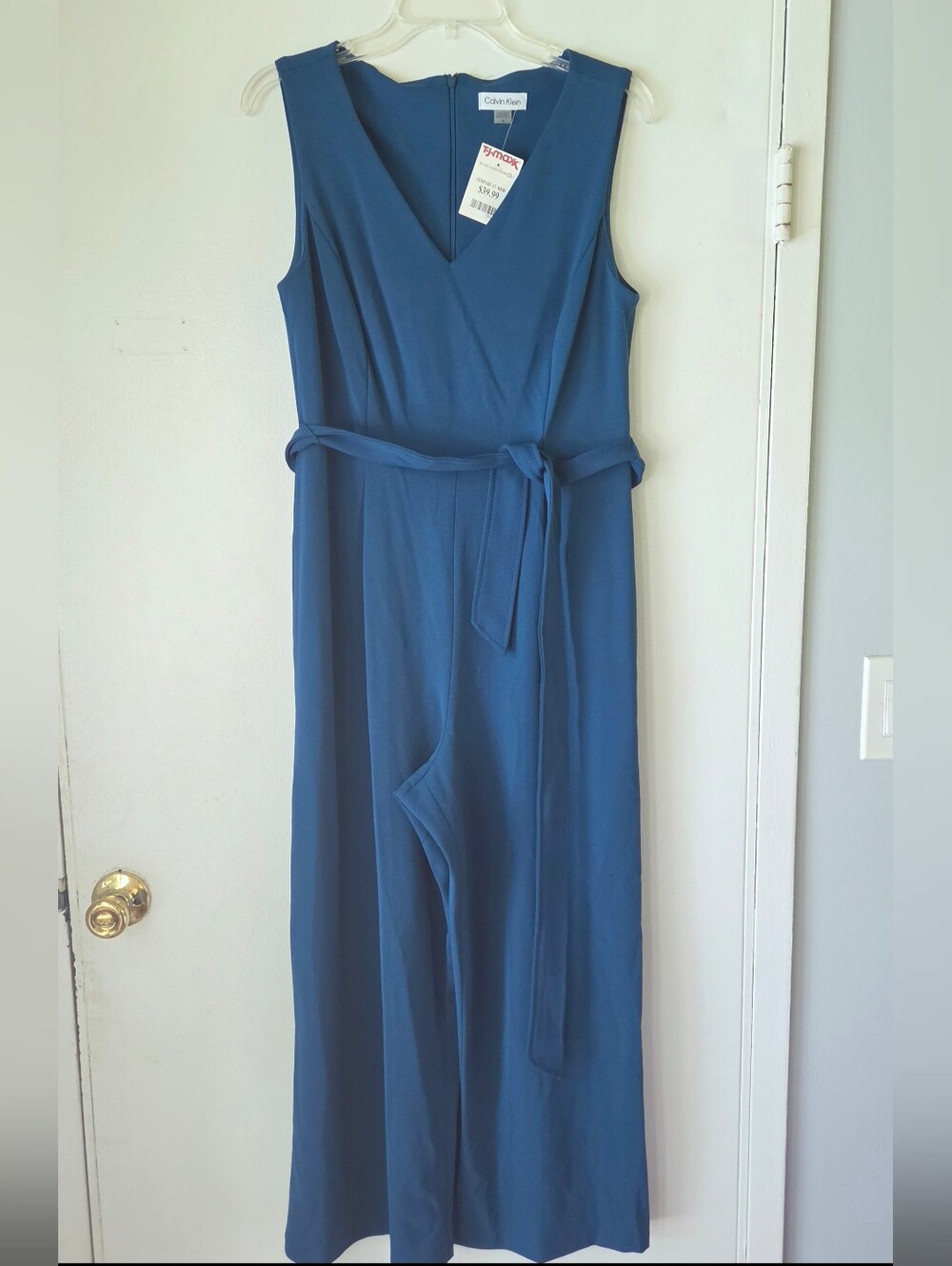 NWT Calvin Klein Vneck Sleeveless Tie Waist Jumpsuit
